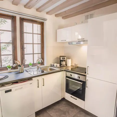 Gabriel Beau Proche De Rouen