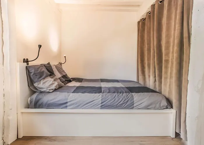 Gabriel Beau Proche De Apartment